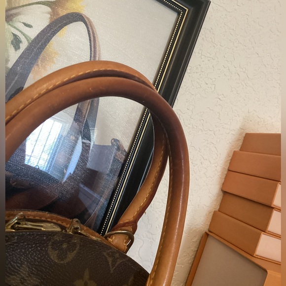 Louis Vuitton Ellipse Monogram PM Hand Bag with Dust bag & lock & key - Picture 7 of 14